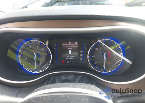 2019 Chrysler Pacifica Touring L z USA, uszkodzony, nr VIN 2C4RC1BG0KR616188